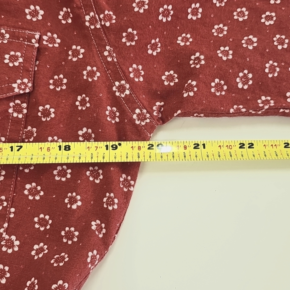 Vintage DKNY Muted Red Floral Button Down Shirt Vneck, Chest Pockets - Picture 8 of 9